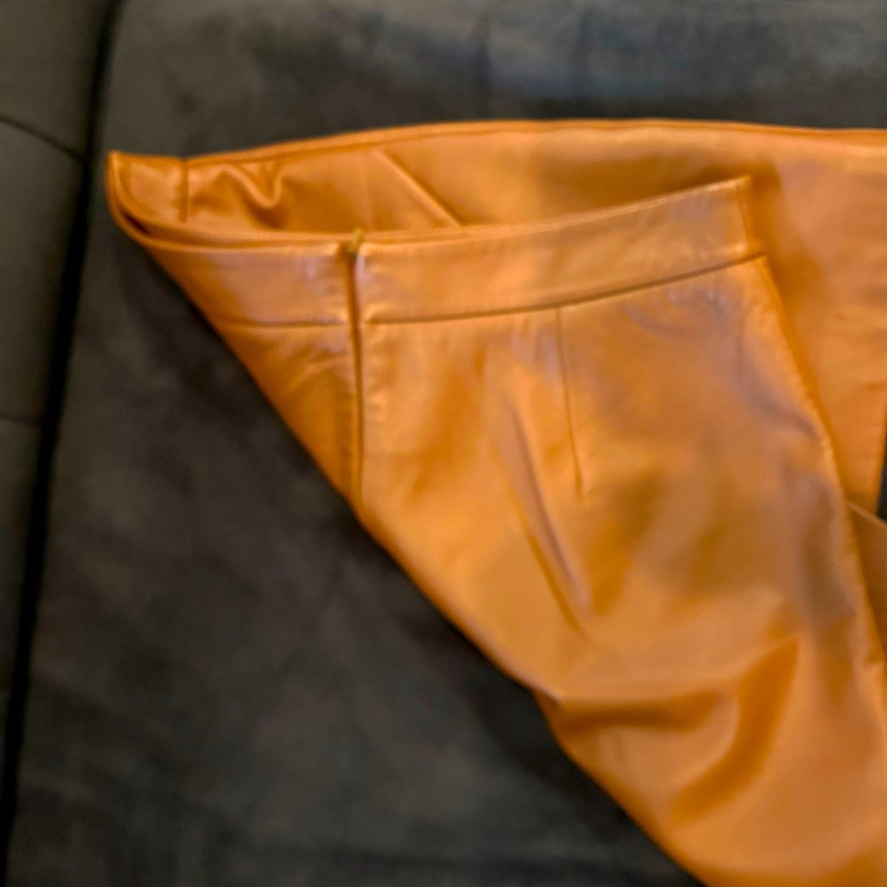 Lamb skin leather mini skirt. - Picture 3 of 7
